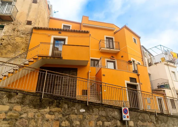 Domus Teja