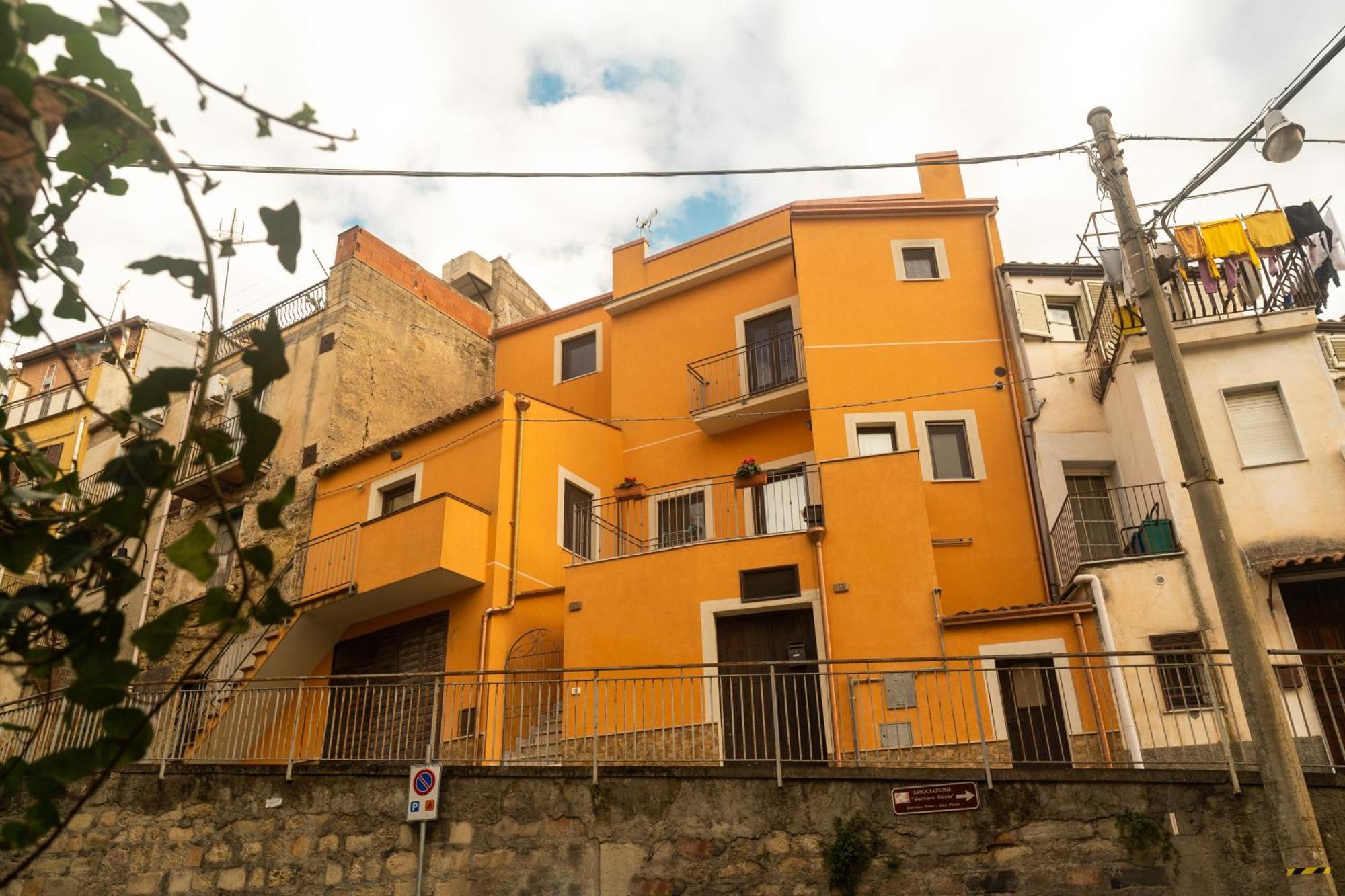 Domus Teja Agira
